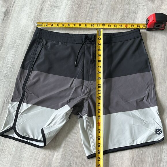 Outerknown Tasty Scallop Mid-Length Swim Shorts Trunks - Men’s Size‎ 36 - Picture 7 of 12